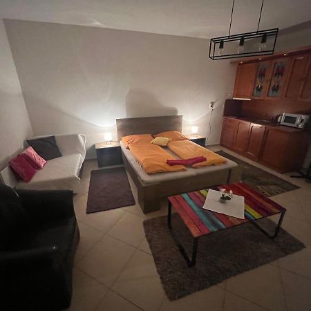 Aparthotel Bella Mía Komárno Esterno foto