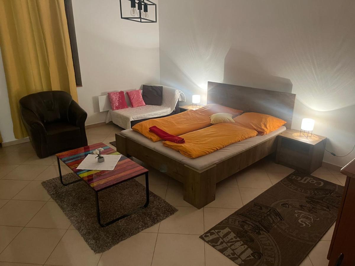 Aparthotel Bella Mía Komárno Esterno foto
